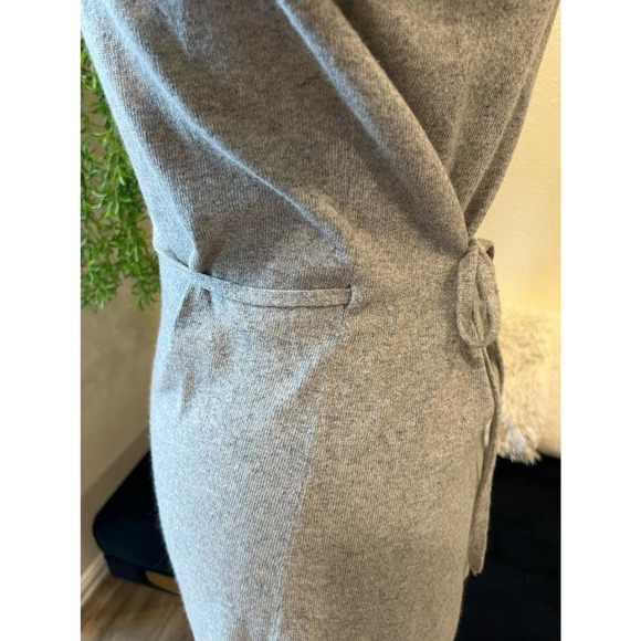 BCBG Maxazria Cashmere Sweater - Picture 5 of 10